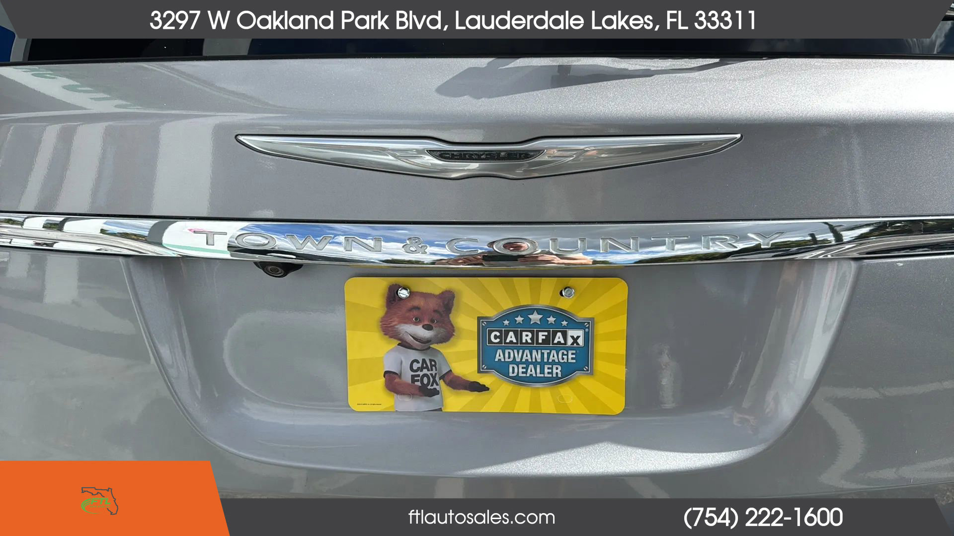 Used 2013 Chrysler Town & Country Touring image 12