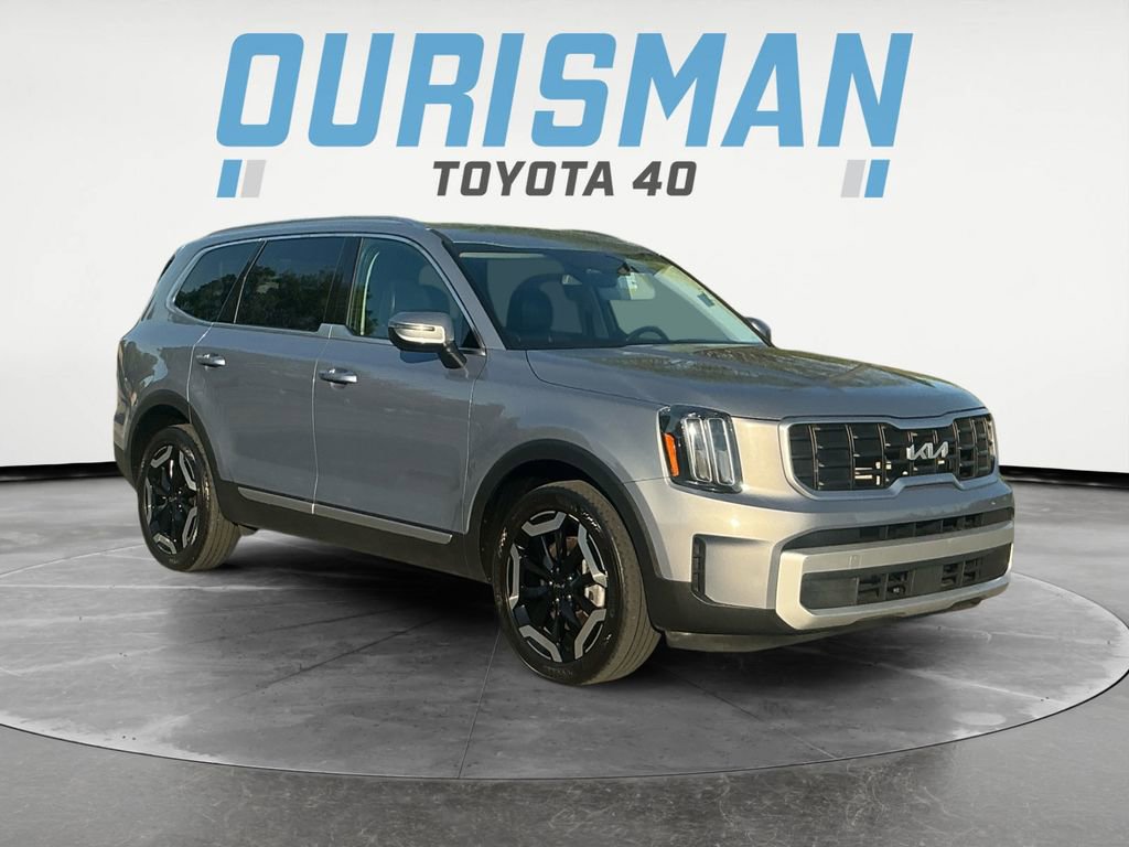 Used 2025 Kia Telluride S FWD image 1