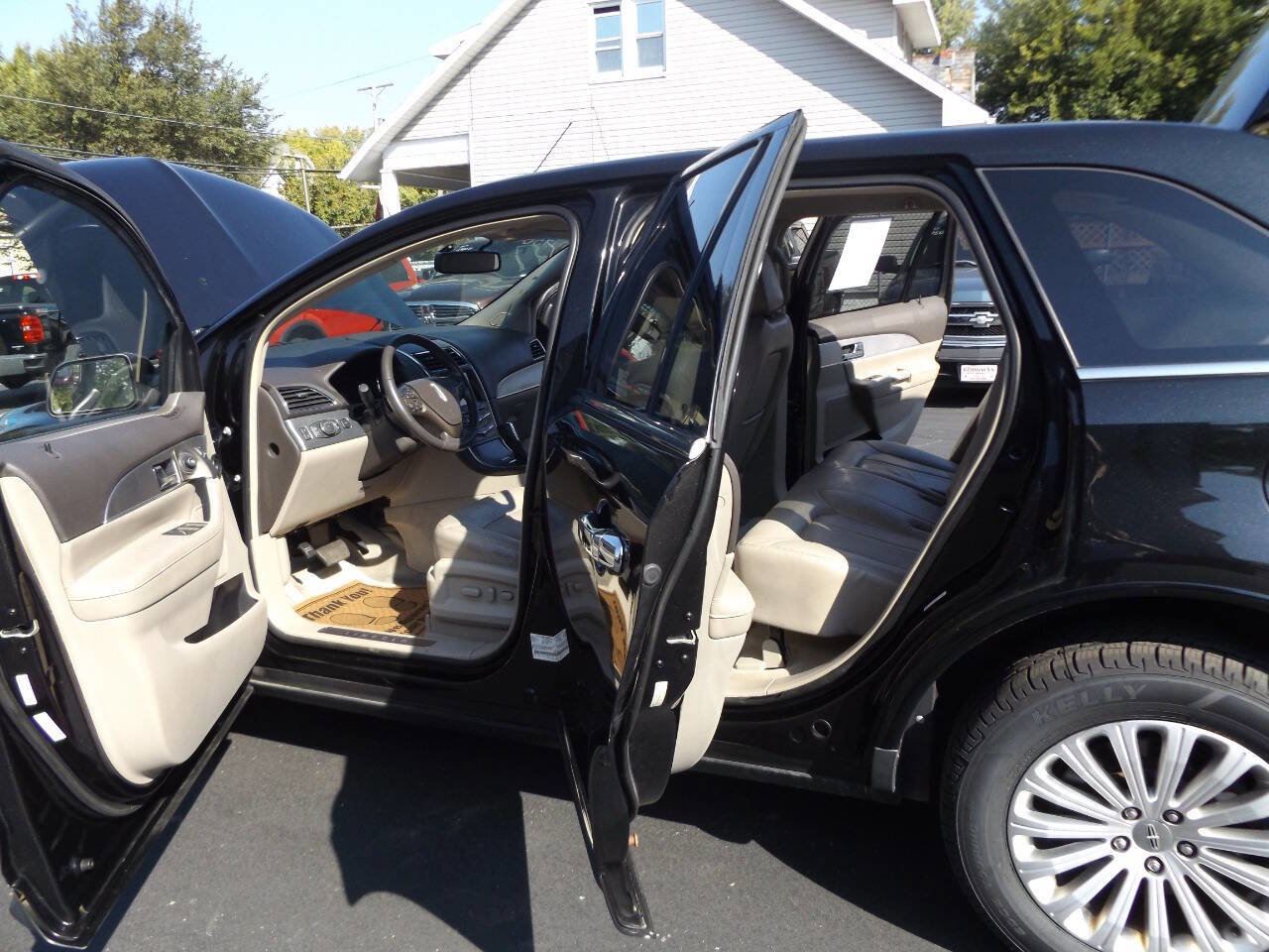Used 2013 Lincoln MKX AWD image 12