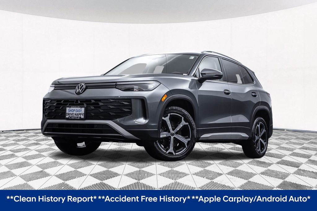 Used 2025 Volkswagen Tiguan SE image 2