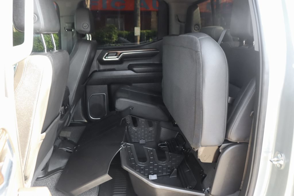 Used 2024 Chevrolet Silverado 1500 LT Trail Boss w/ LT Trail Boss Premium Package AWD/4WD image 39