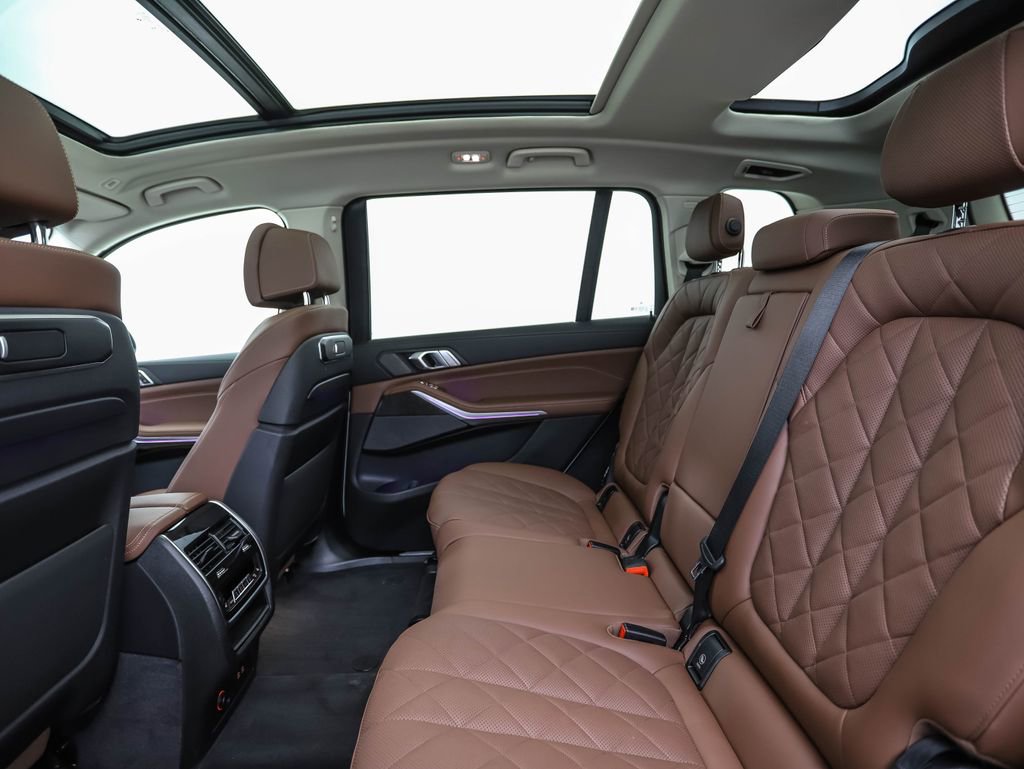 Used 2024 BMW X7 xDrive40i w/ Premium Package image 22