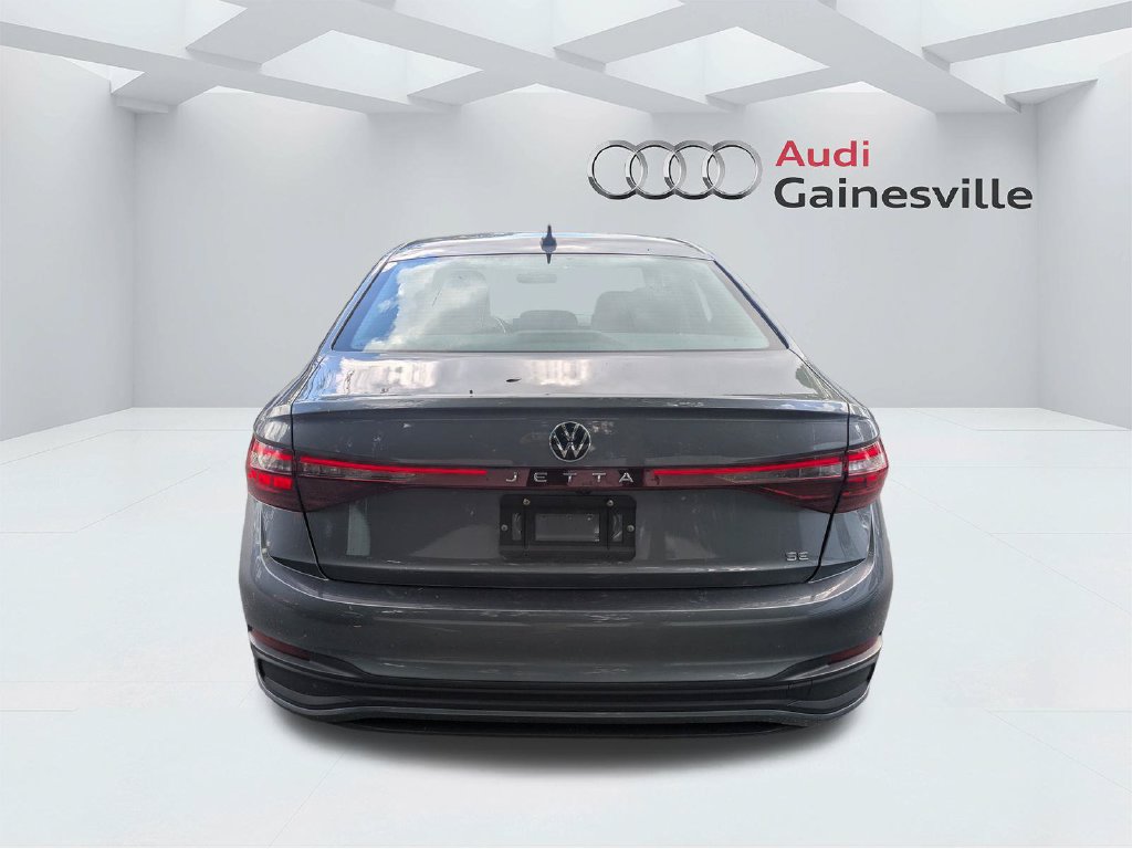 Used 2025 Volkswagen Jetta SE FWD image 5