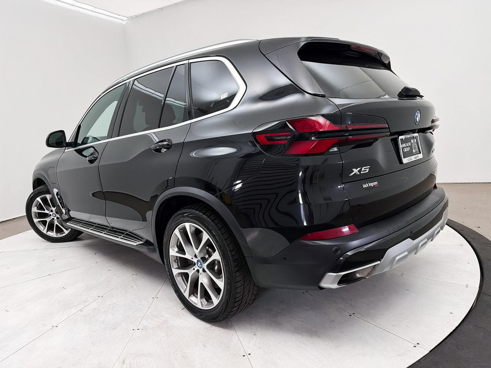 Used 2024 BMW X5 xDrive50e AWD/4WD image 9
