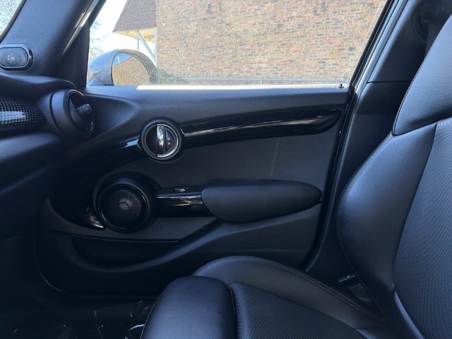 Used 2016 MINI Cooper S FWD image 16