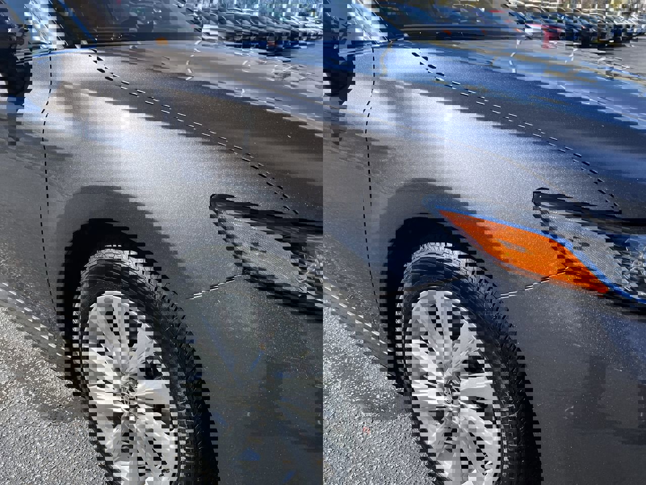 Used 2022 Toyota Camry LE image 2