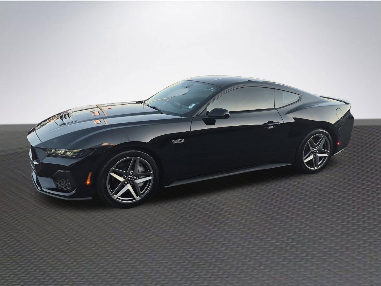 Used 2025 Ford Mustang GT RWD image 2