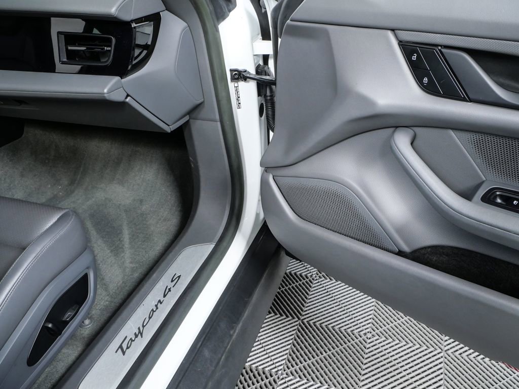 Certified 2022 Porsche Taycan 4S image 22