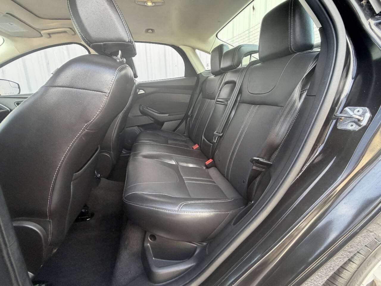 Used 2012 Ford Focus Titanium FWD image 20