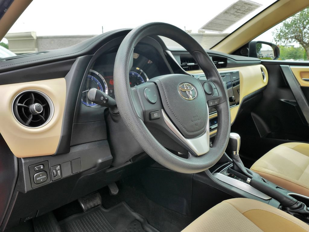 Used 2017 Toyota Corolla LE FWD image 21