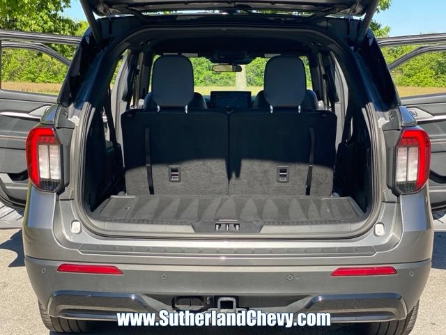 Used 2025 Ford Explorer ST-Line w/ ST-Line Street Pack AWD/4WD image 46