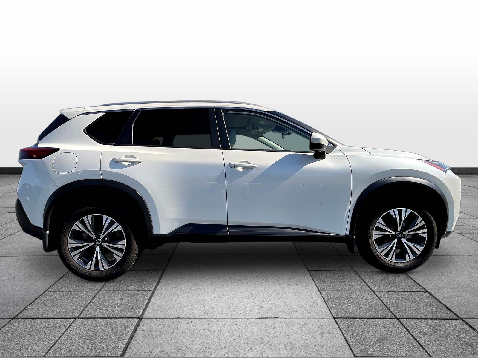 Used 2023 Nissan Rogue SV w/ SV Premium B Package AWD/4WD image 4