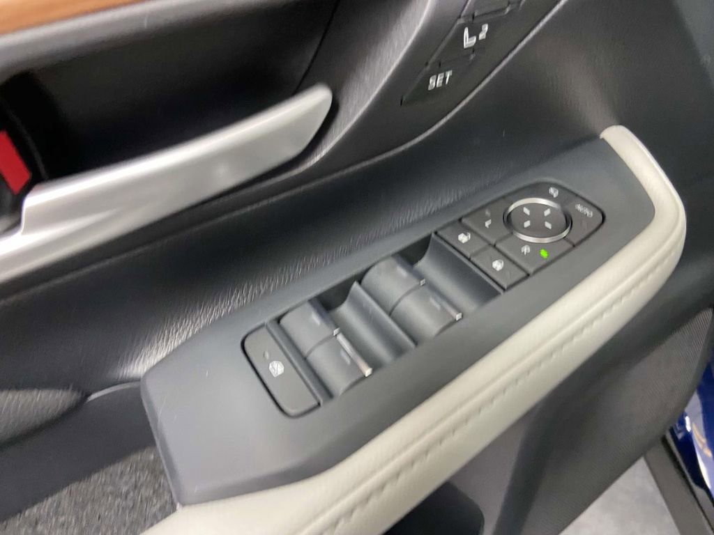 Used 2026 Toyota Grand Highlander Limited image 19