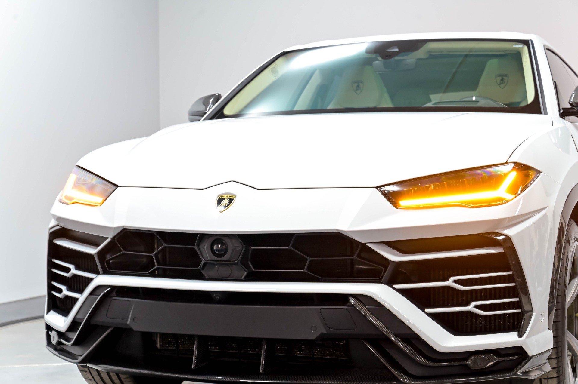Used 2020 Lamborghini Urus AWD/4WD image 95