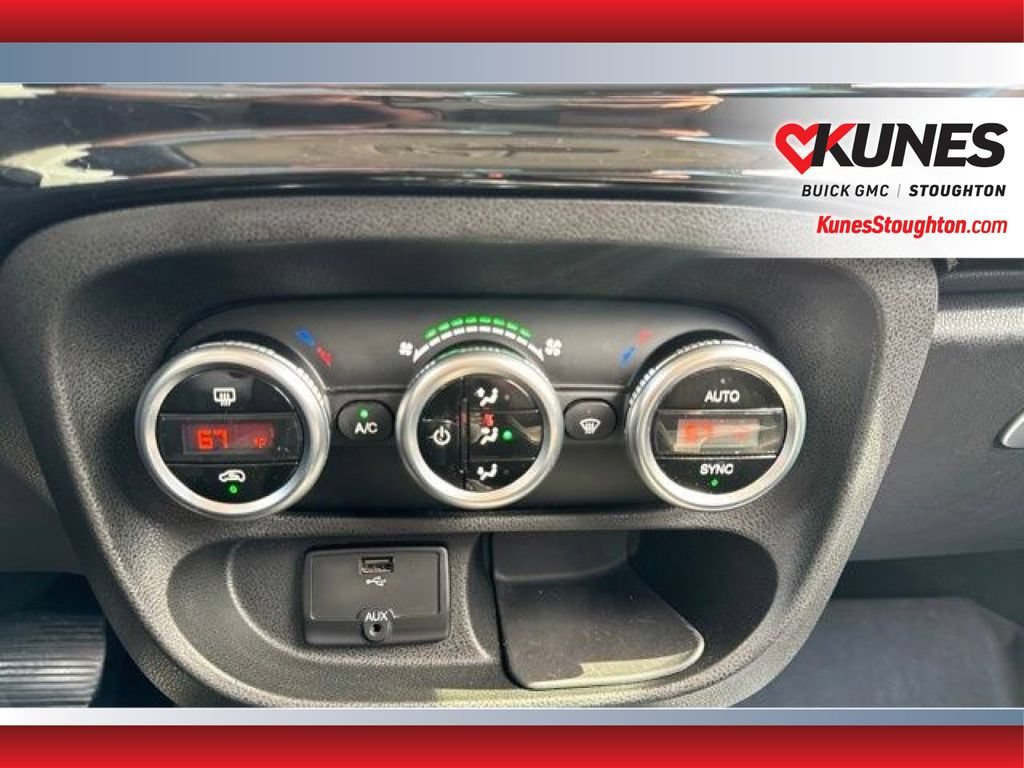 Used 2015 FIAT 500L Trekking FWD image 30