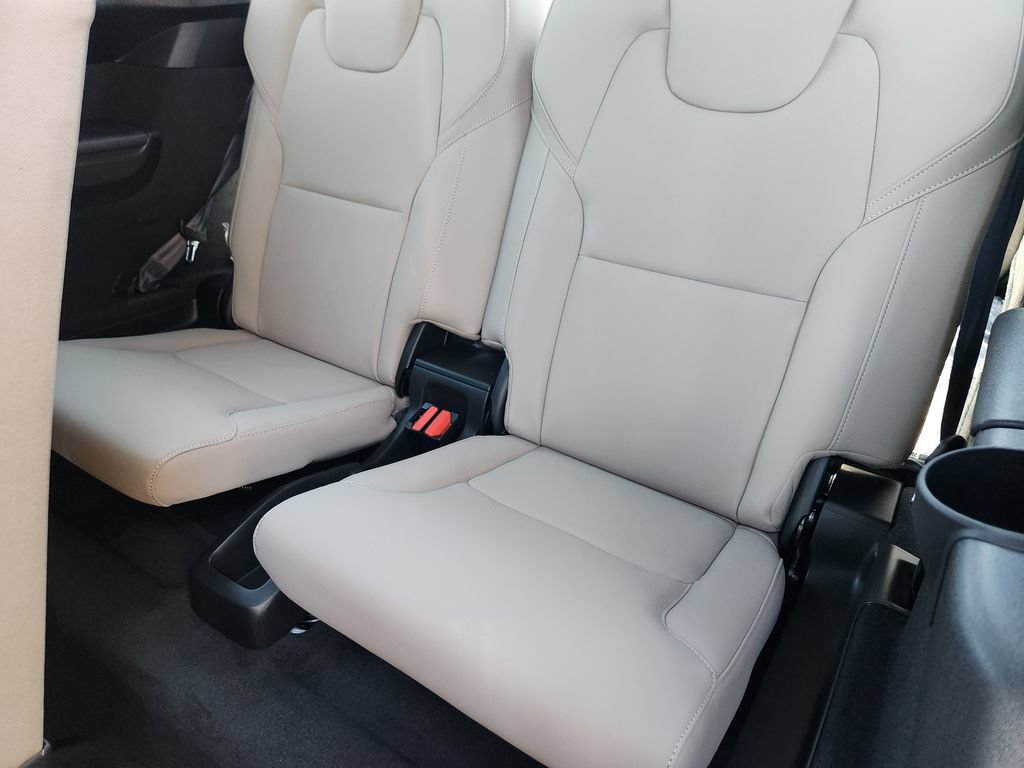 New 2026 Volvo XC90 B6 Plus w/ Protection Package Premier AWD/4WD image 19