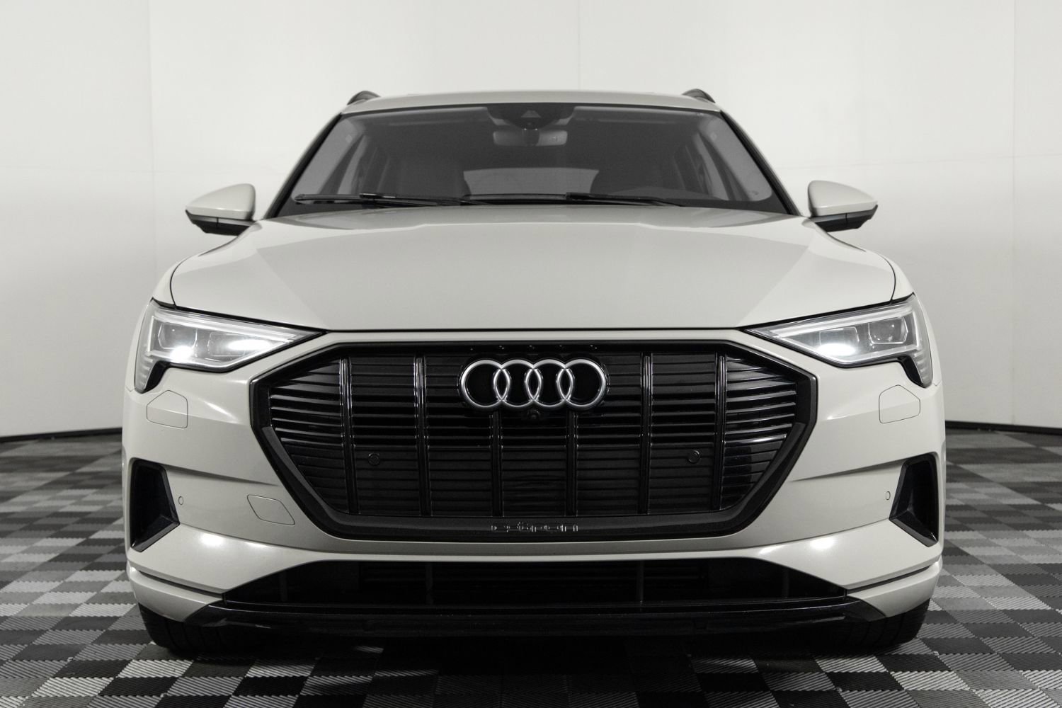 Used 2021 Audi e-tron Premium w/ Convenience Plus Package image 10