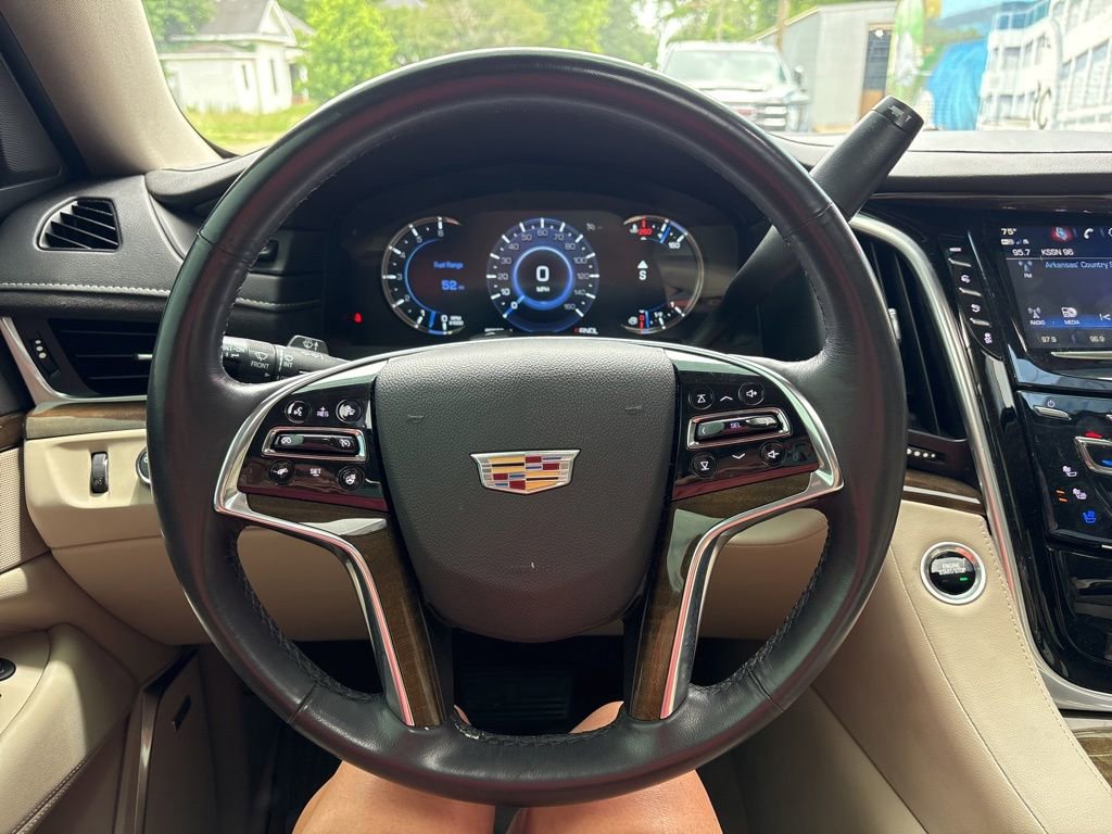 Used 2020 Cadillac Escalade Luxury AWD/4WD image 17