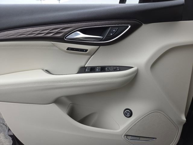 Used 2022 Buick Envision Avenir w/ Technology Package II image 38