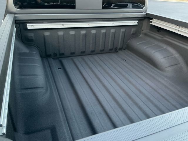 New 2026 Nissan Frontier PRO-4X w/ Pro-4x Convenience Package image 18