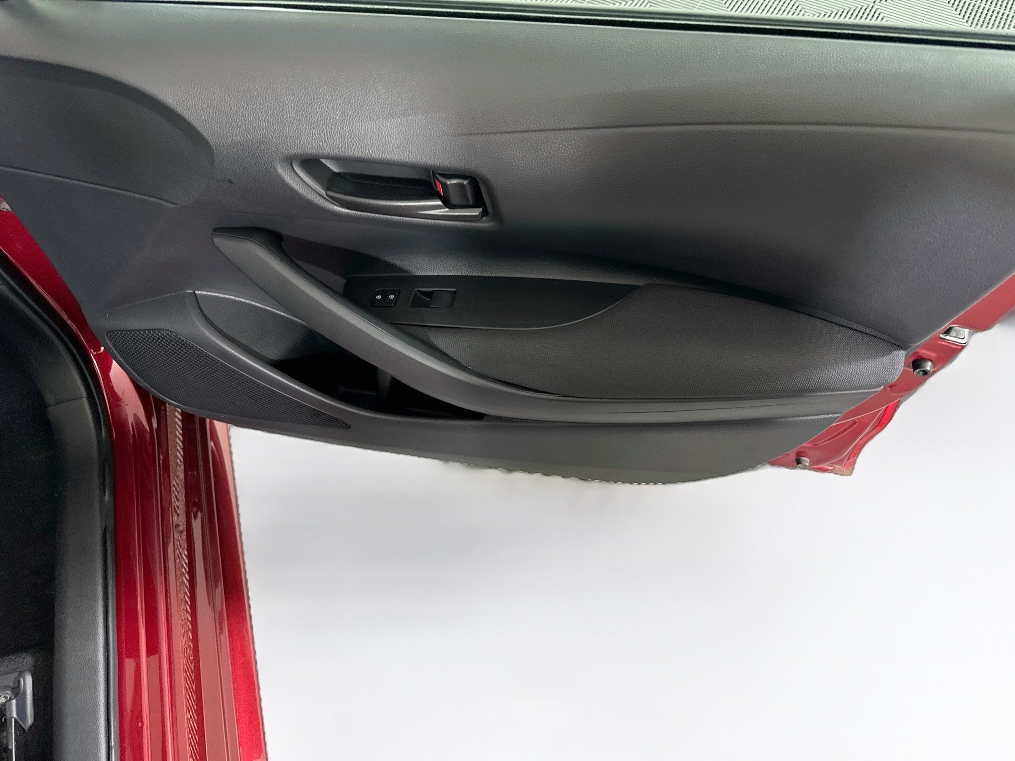Used 2025 Toyota Corolla LE FWD image 30