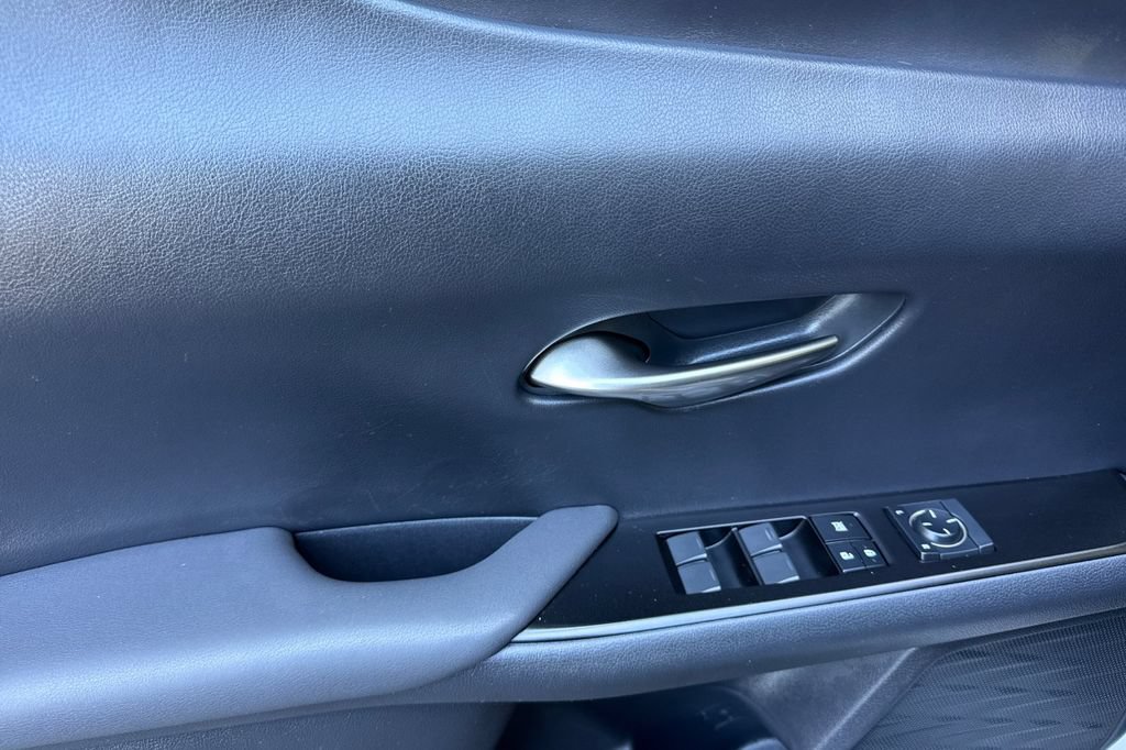 Used 2019 Lexus UX 200 w/ Premium Package FWD image 10
