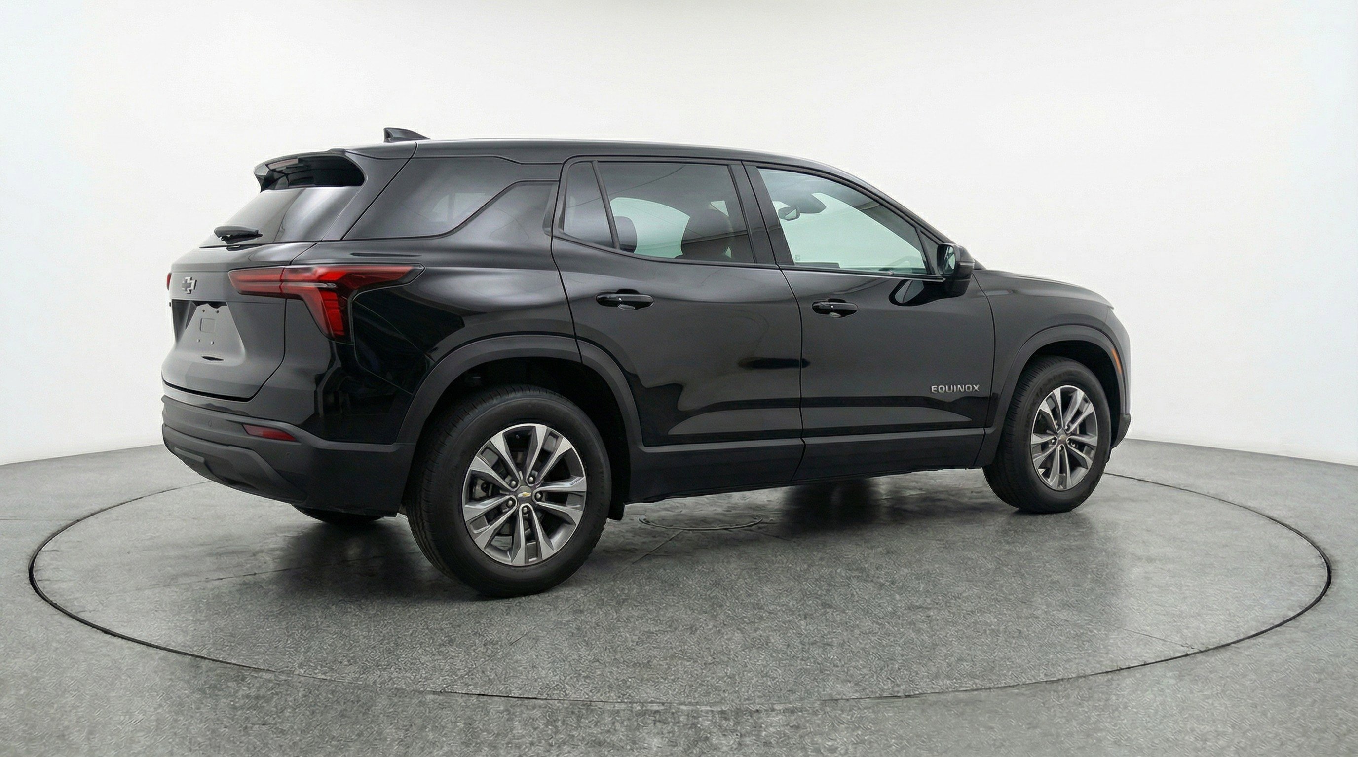 Used 2025 Chevrolet Equinox LT FWD image 9