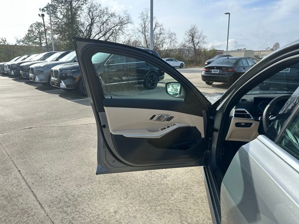 Certified 2025 BMW 330i Sedan w/ Convenience Package image 7