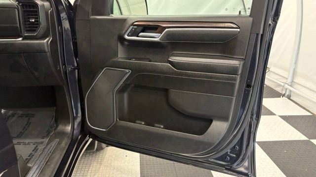 Used 2025 GMC Sierra 1500 SLT AWD/4WD image 23