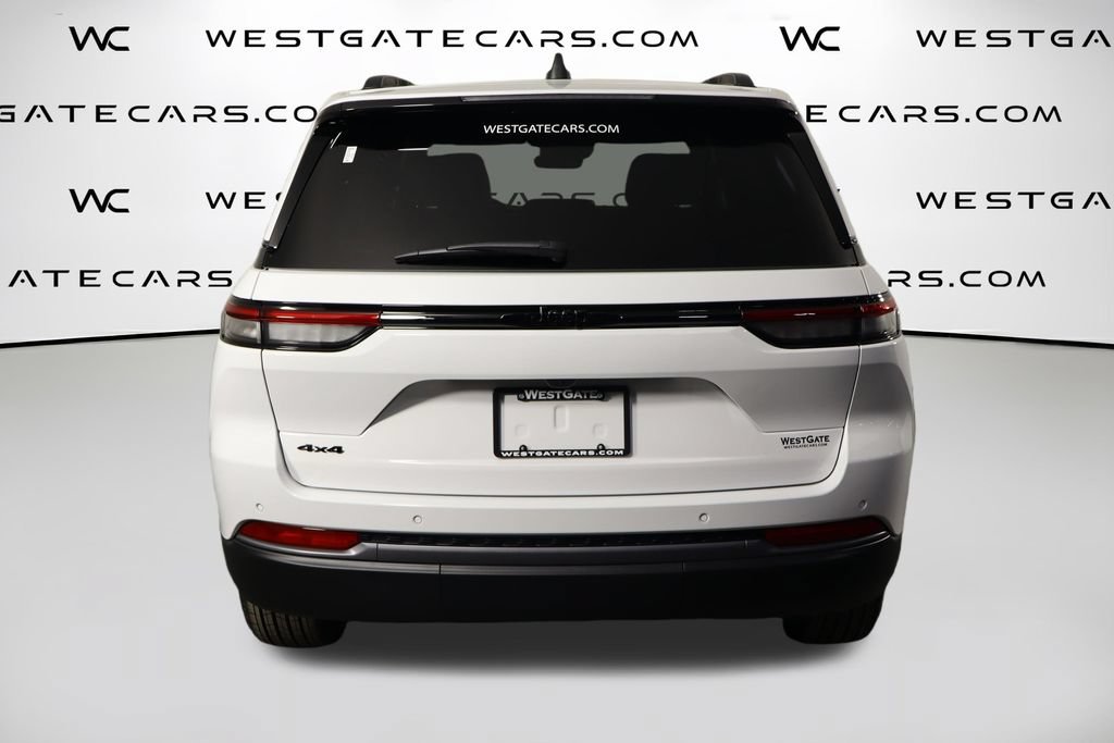 New 2026 Jeep Grand Cherokee Altitude AWD/4WD image 4