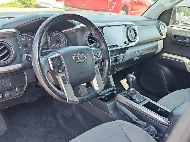 Used 2022 Toyota Tacoma SR5 w/ Technology Package RWD image 17