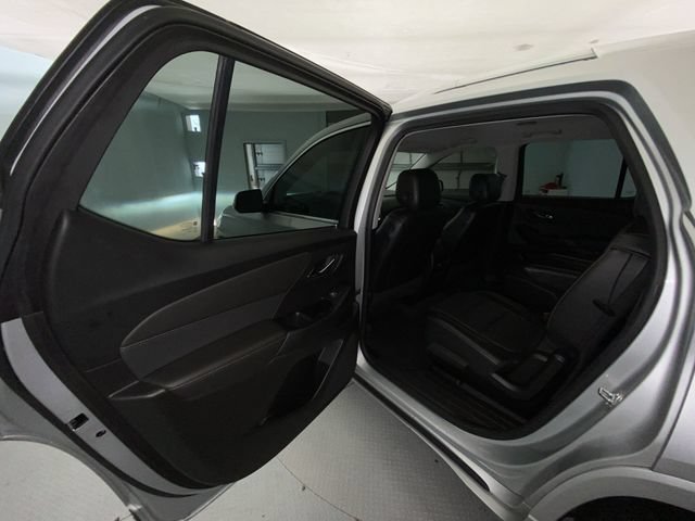 Used 2019 Chevrolet Traverse Premier w/ Driver Confidence II Package FWD image 22