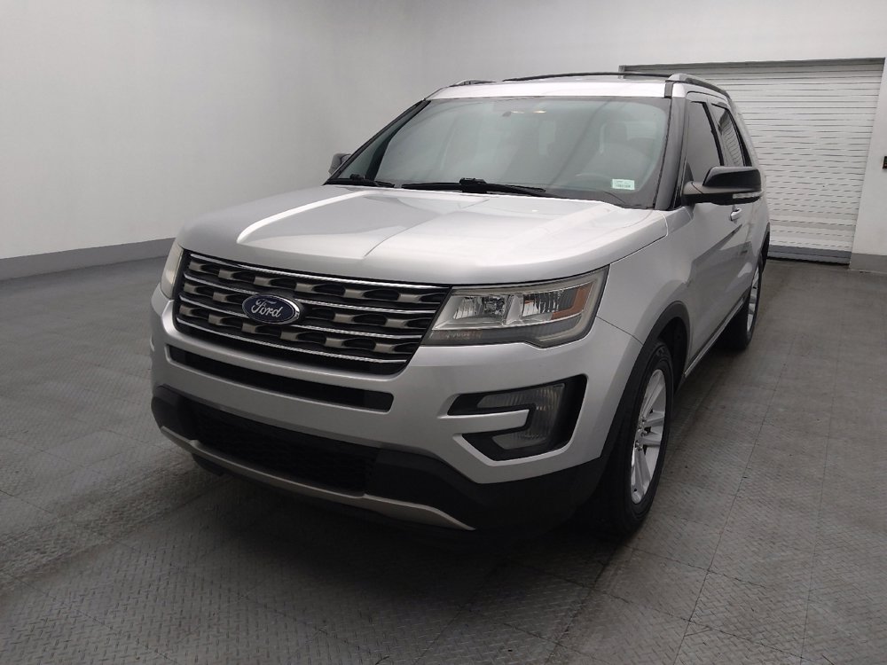 Used 2017 Ford Explorer XLT image 15