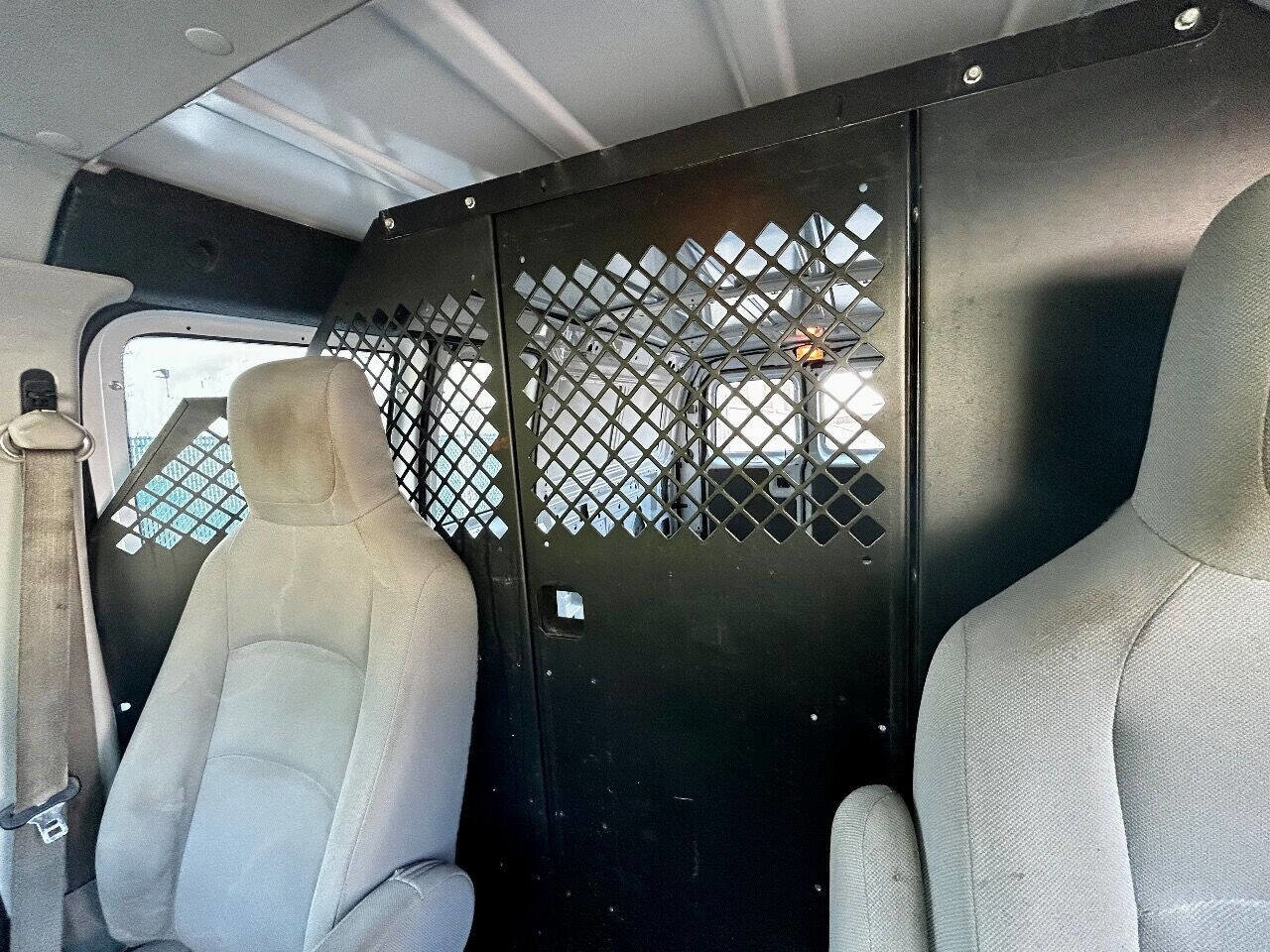 Used 2014 Ford E-250 and Econoline 250 w/ Power Group image 11