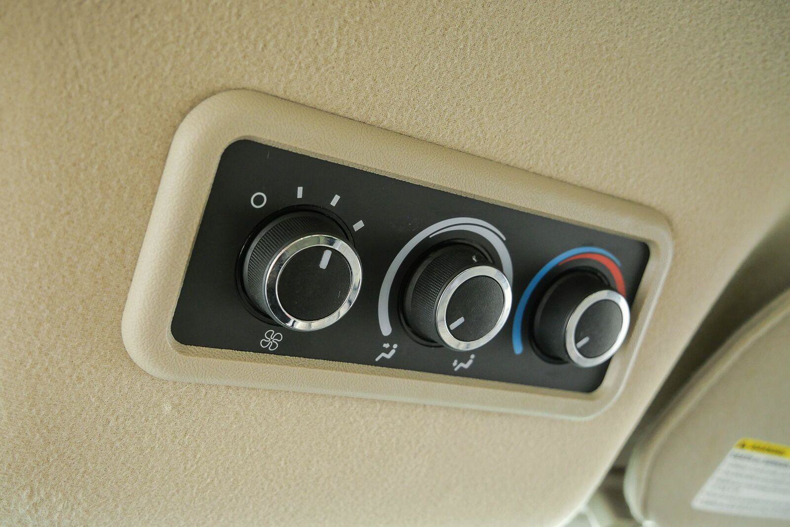 Used 2025 GMC Savana 3500 LT w/ LT Preferred Equipment Group RWD image 15