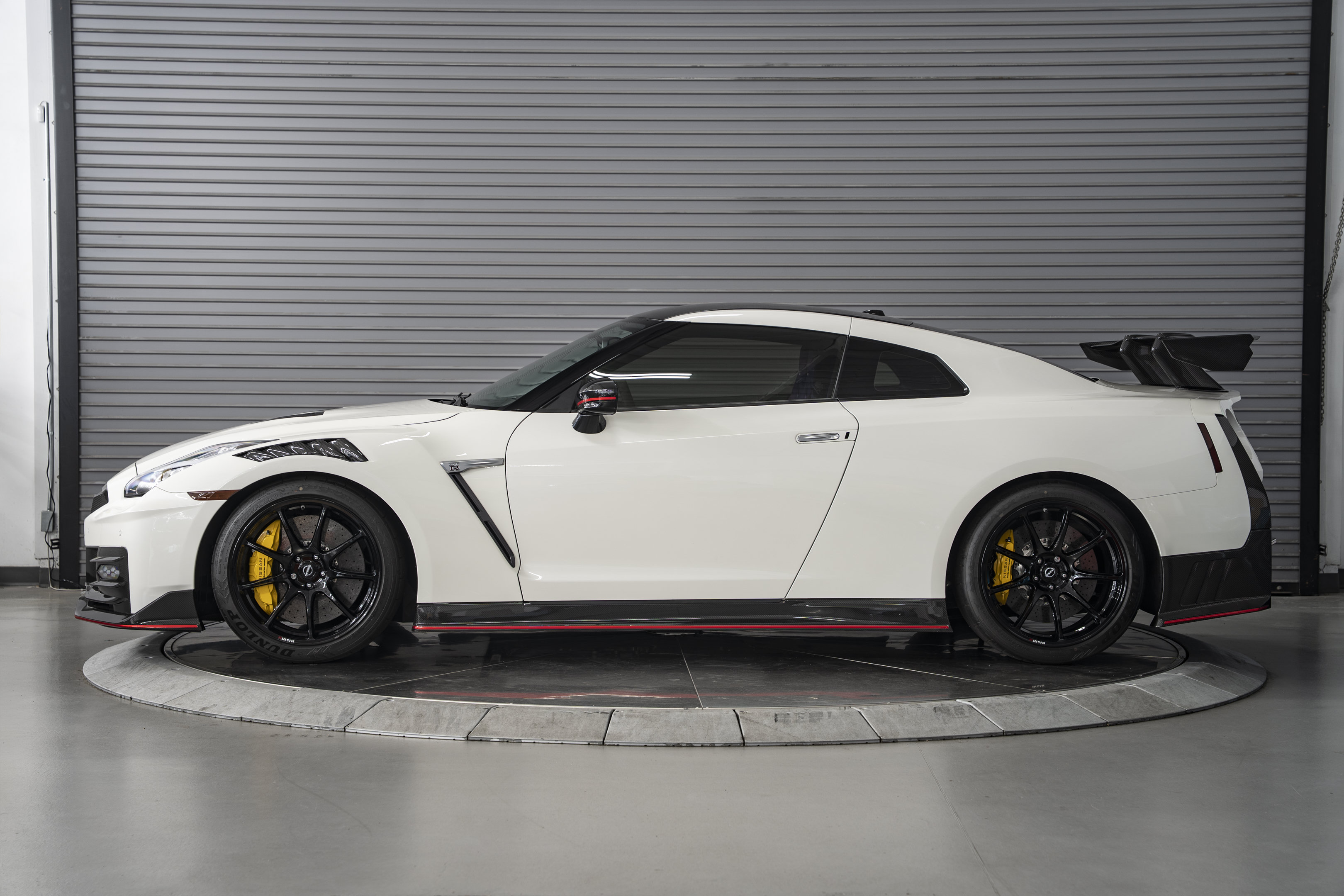 Used 2024 Nissan GT-R NISMO w/ Floor Mat Package AWD/4WD image 2