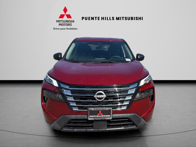 Used 2025 Nissan Rogue S image 2