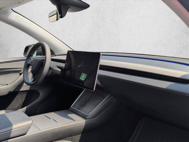 Used 2026 Tesla Model Y 2WD image 25