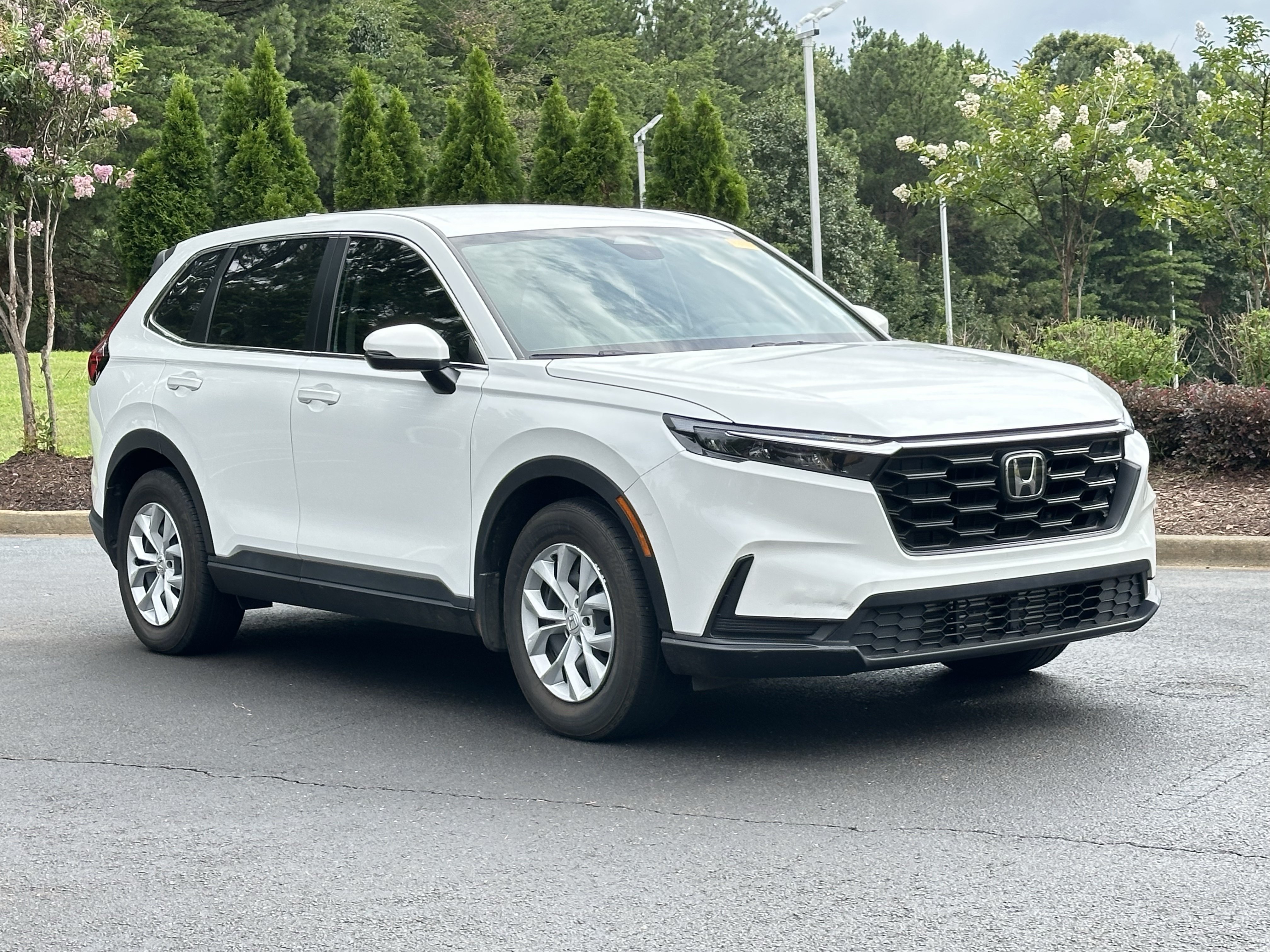 Used 2023 Honda CR-V LX image 2