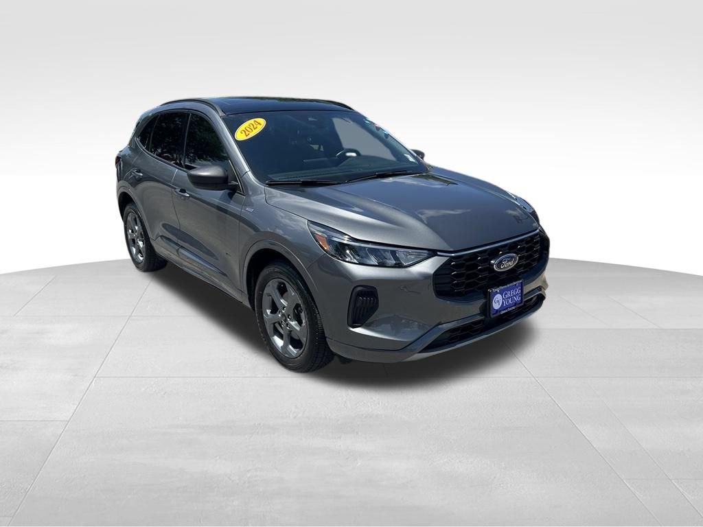 Used 2024 Ford Escape ST-Line w/ Tech Pack #1 AWD/4WD image 9