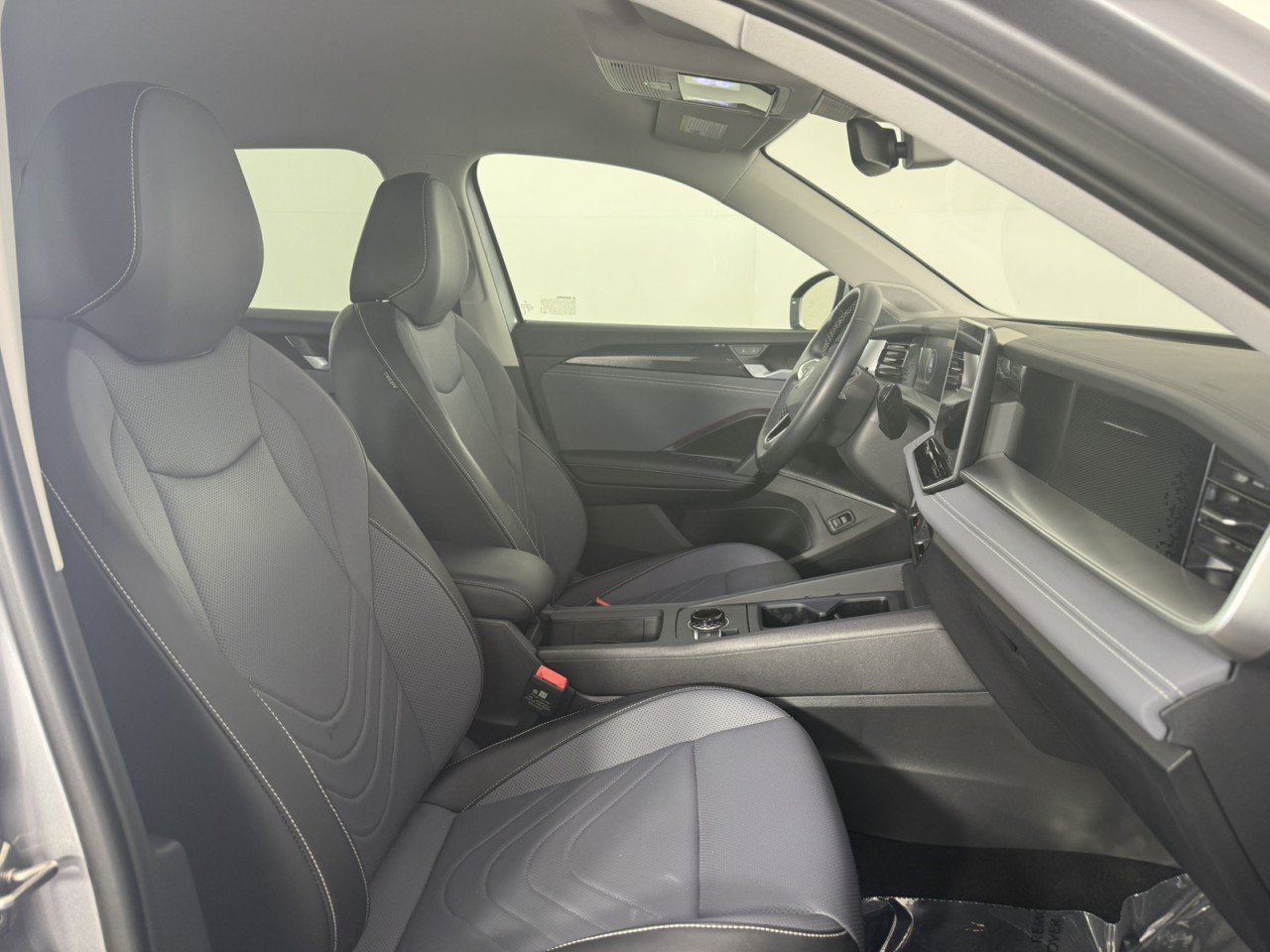 Used 2026 Volkswagen Tiguan SE AWD/4WD image 10