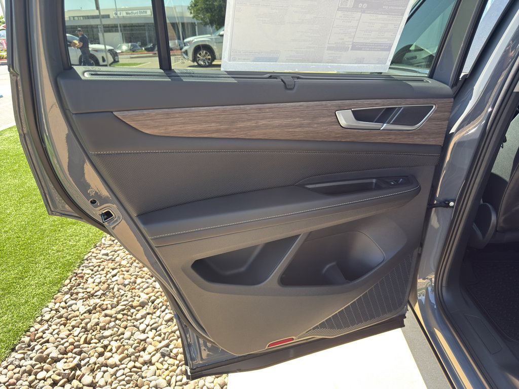 New 2025 Volkswagen Atlas SEL image 17