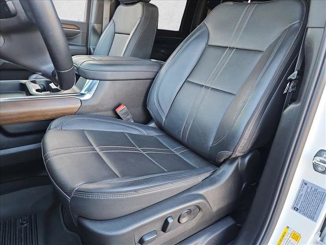 Used 2024 Chevrolet Silverado 2500 High Country w/ High Country Premium Package AWD/4WD image 15