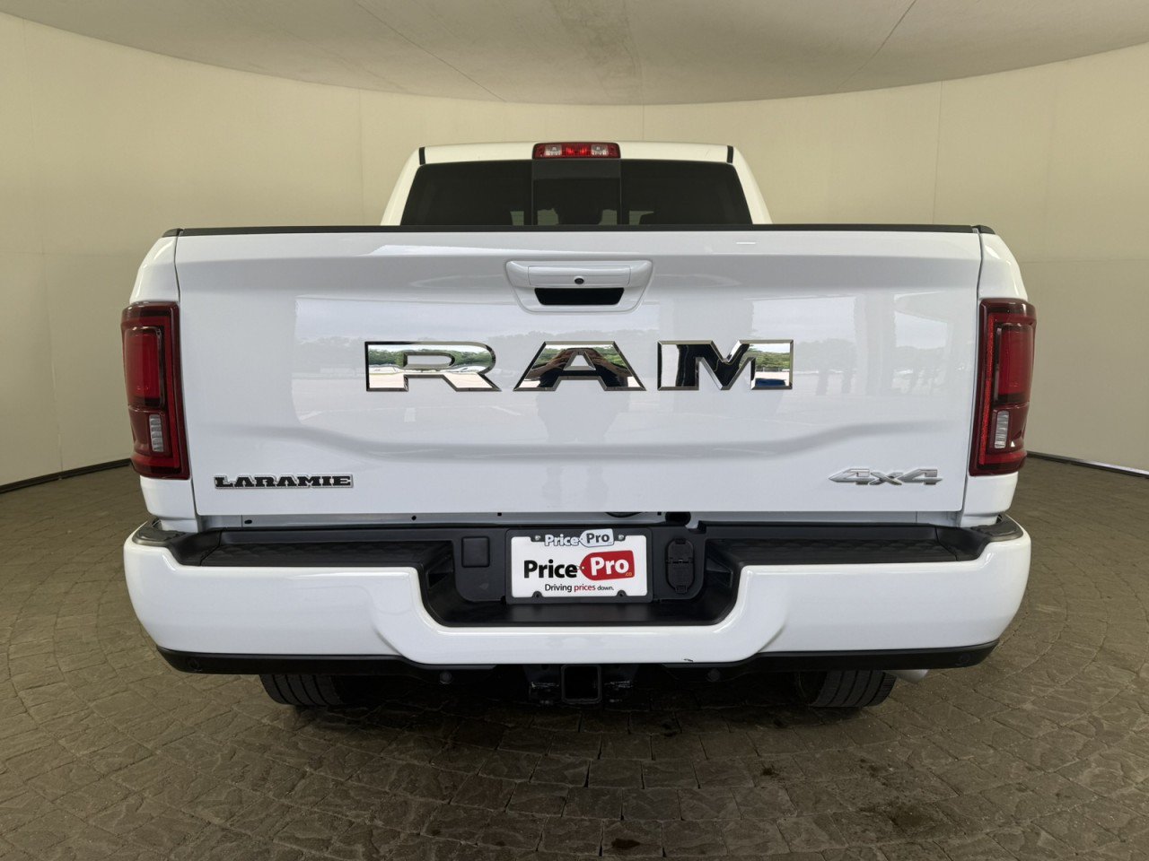 Used 2026 RAM 2500 Laramie AWD/4WD image 7