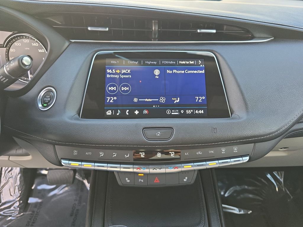 Used 2021 Cadillac XT4 Luxury w/ Cold Weather Package image 14