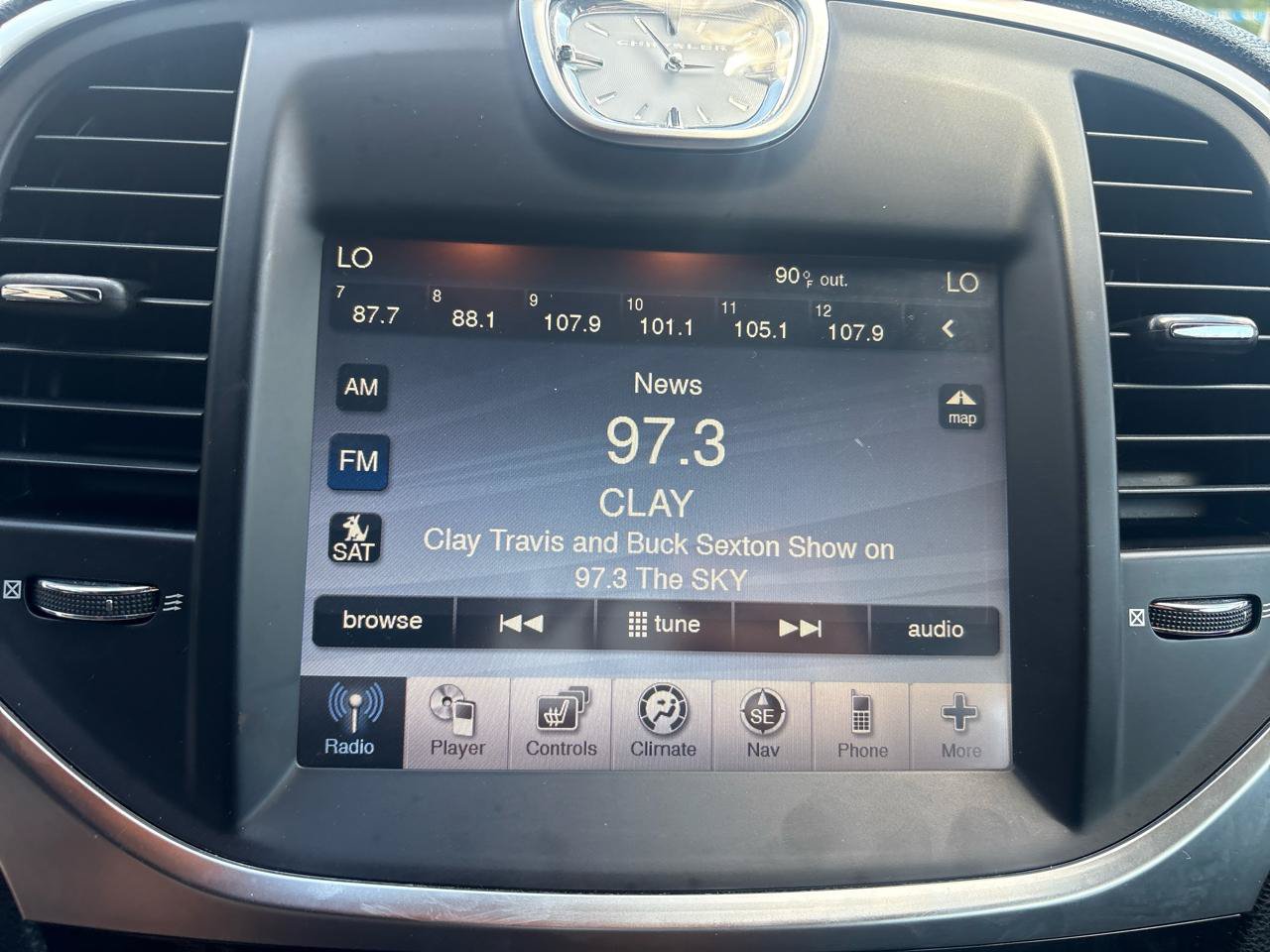 Used 2011 Chrysler 300 Limited w/ Sound Group RWD image 12