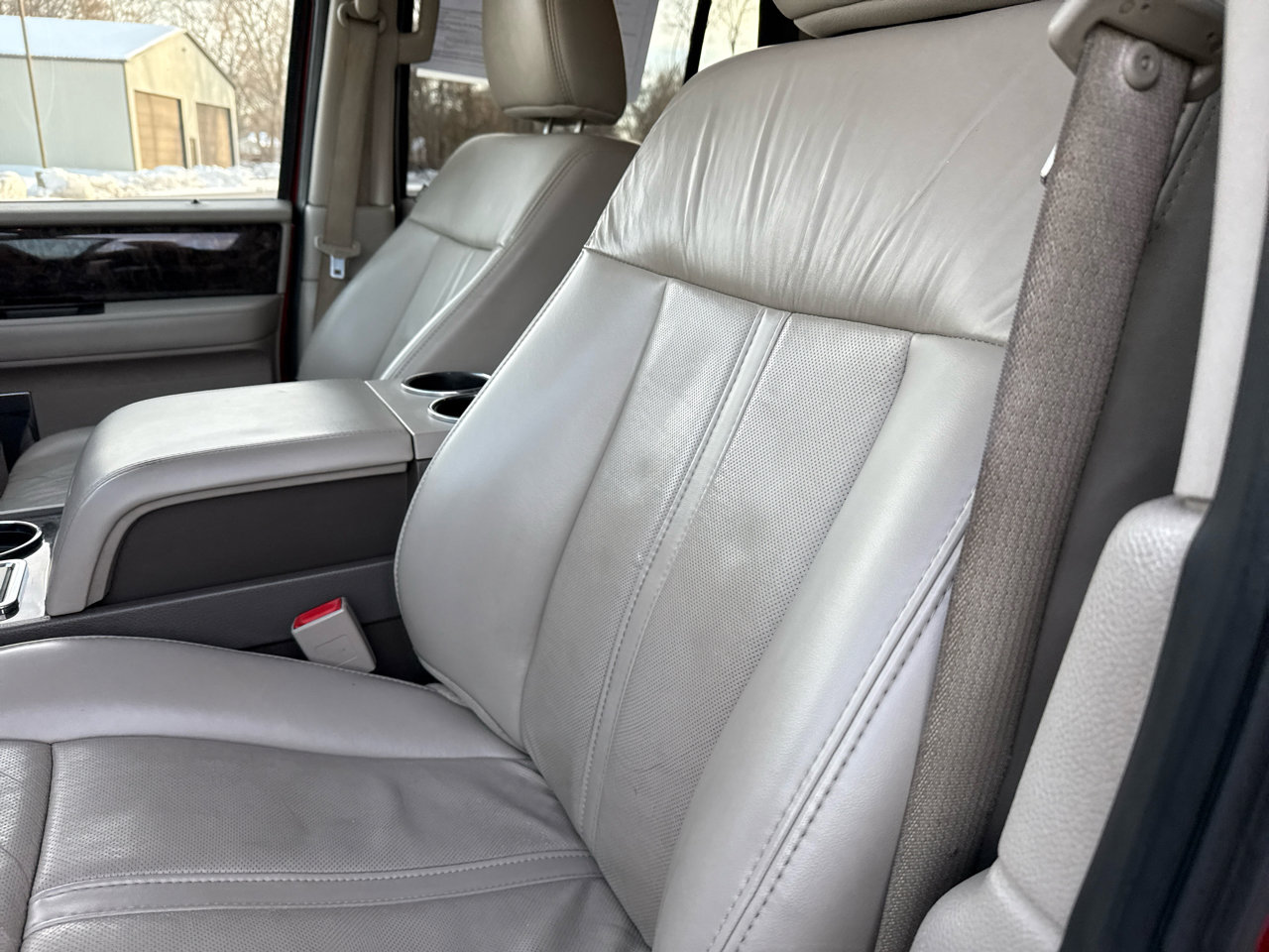 Used 2017 Lincoln Navigator Select image 15