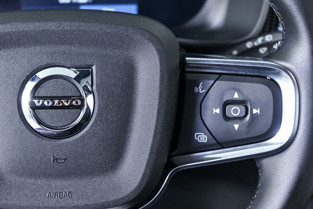 Certified 2025 Volvo XC40 B5 Plus image 12