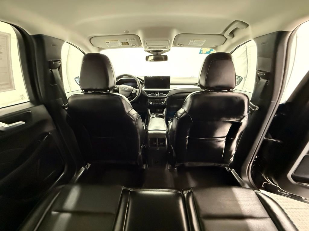 Used 2024 Ford Escape Platinum image 30
