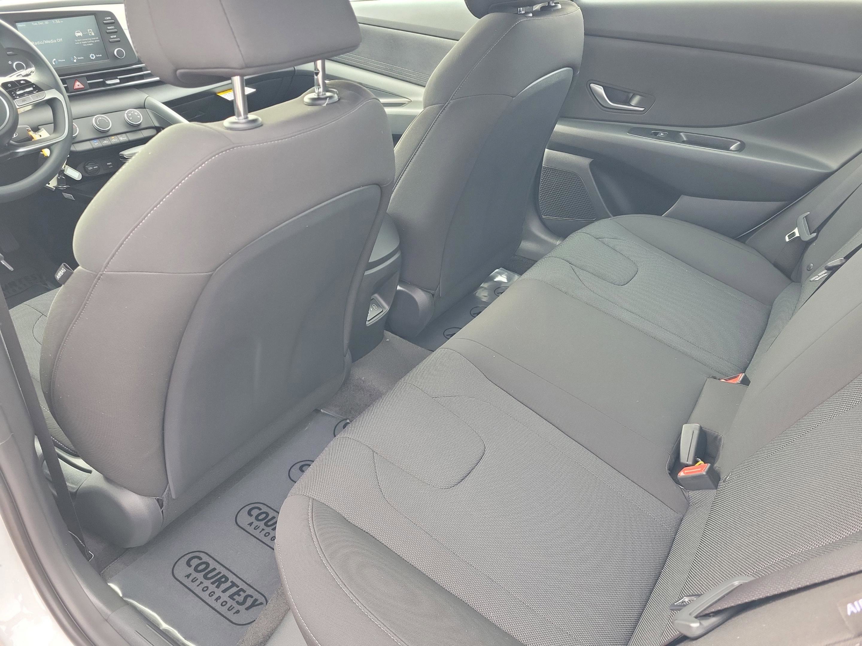 New 2026 Hyundai Elantra SE image 11